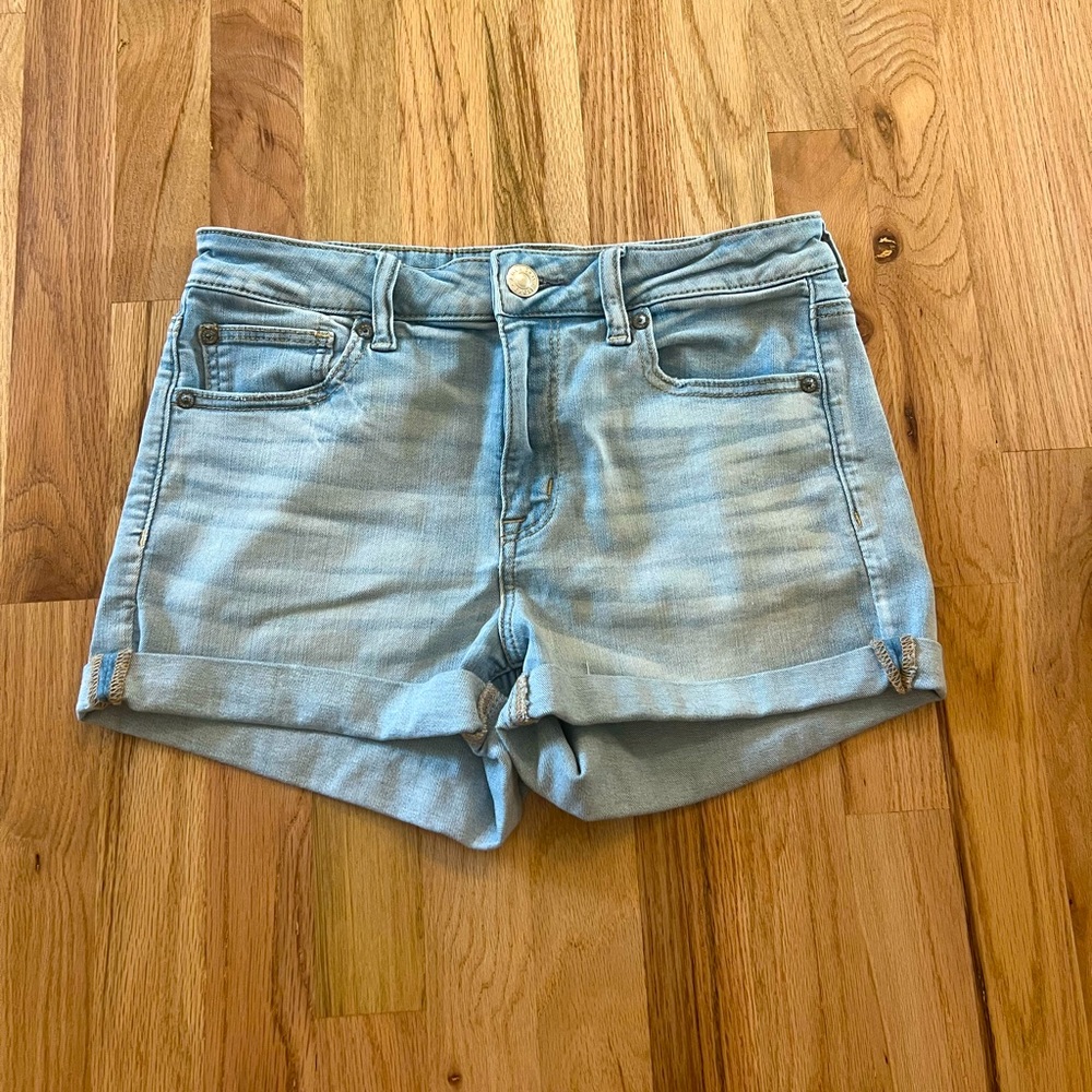 American Eagle Outfitters Ne(x)t Level Stretch Light Wash Women’s Shorts Size 10